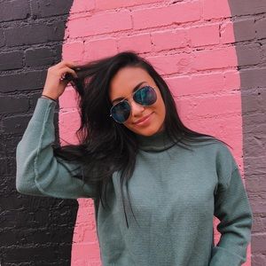 Meet your Posher, Elisa